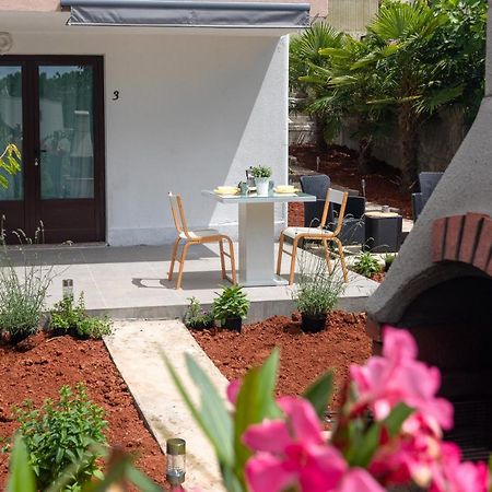 Oleander Apartment Malinska Exterior photo
