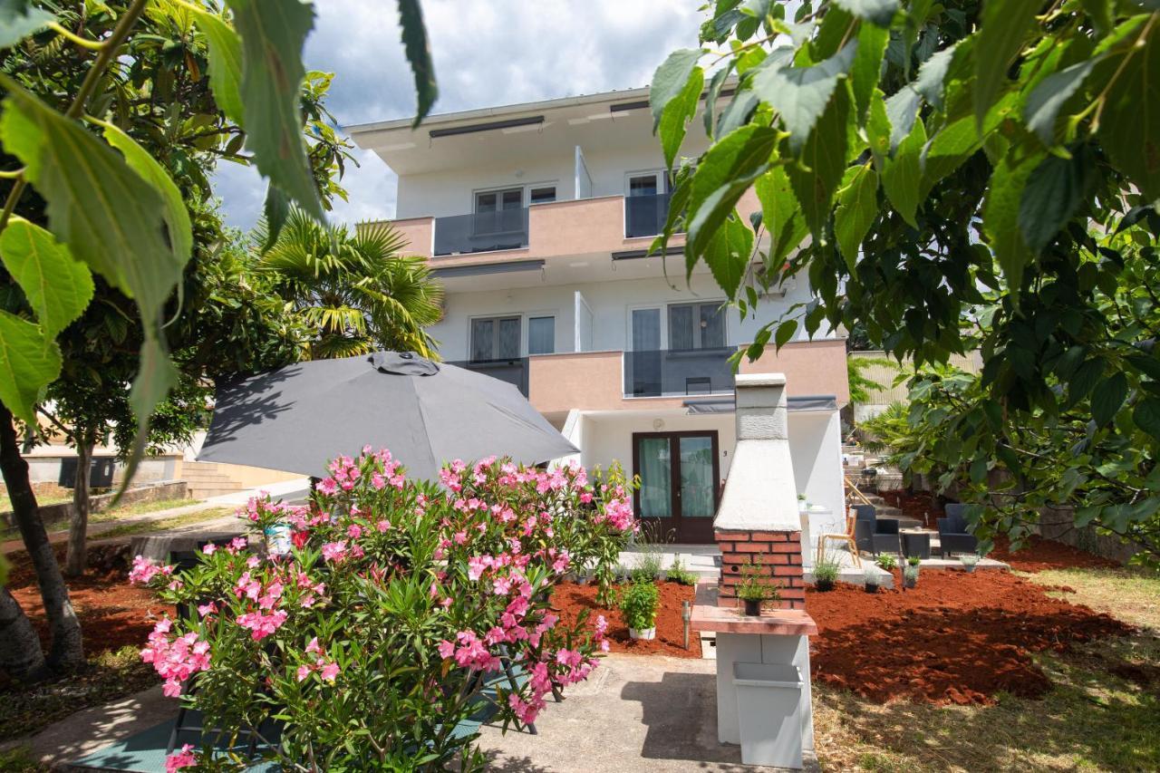 Oleander Apartment Malinska Exterior photo