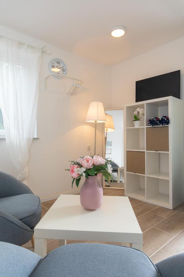 Oleander Apartment Malinska Exterior photo