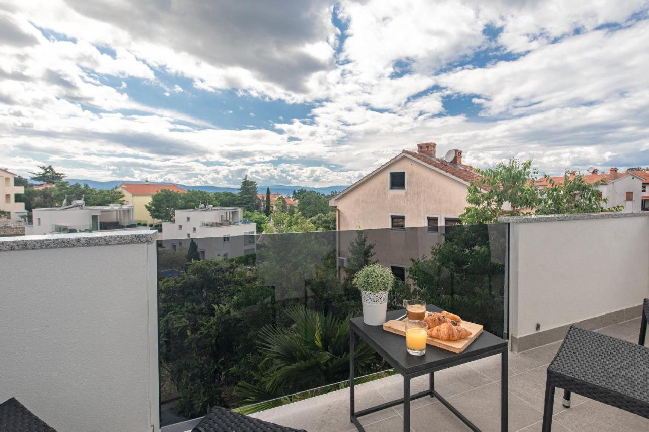 Oleander Apartment Malinska Exterior photo