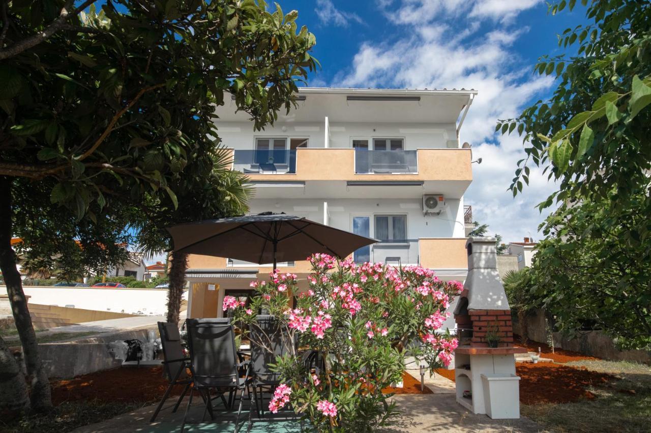 Oleander Apartment Malinska Exterior photo